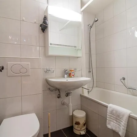 Franca U01 * أروسا